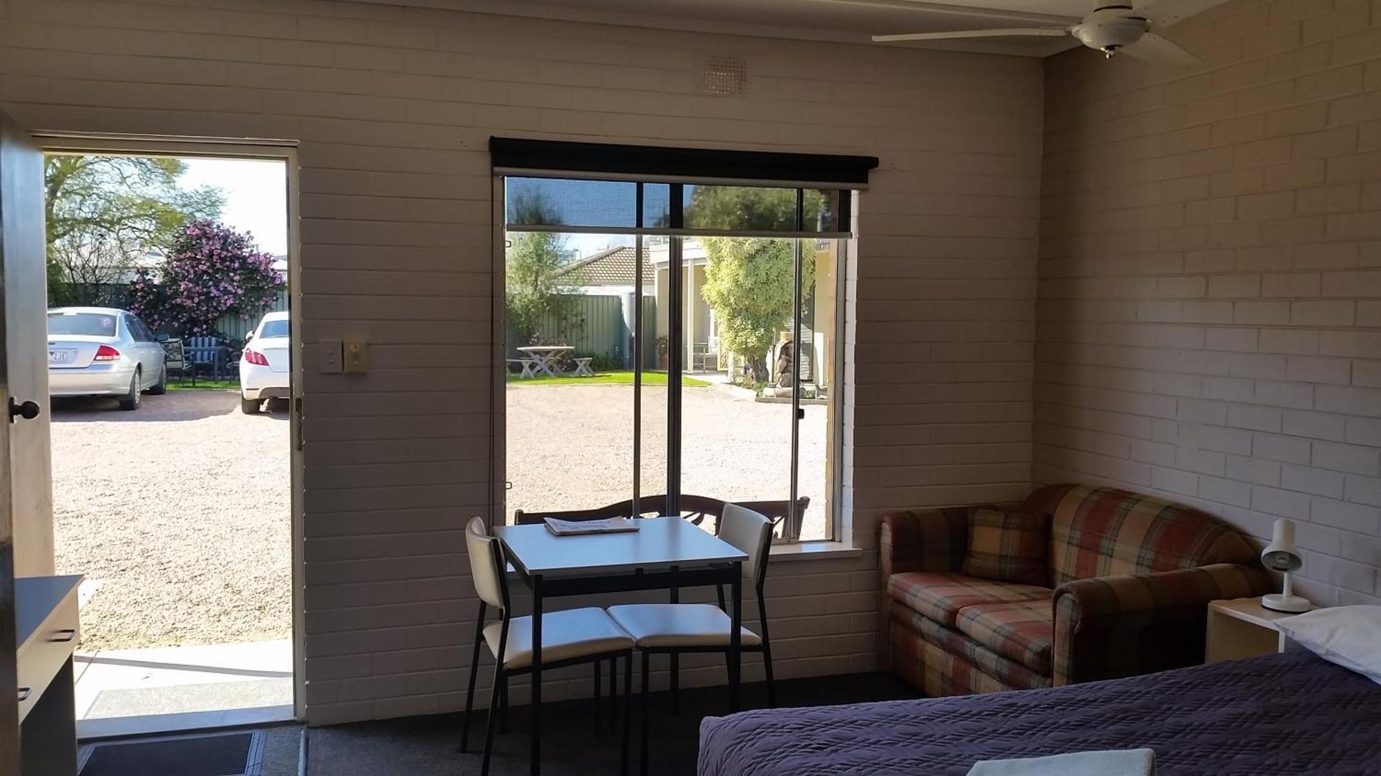 Bairnsdale Town Central Motel Room photo